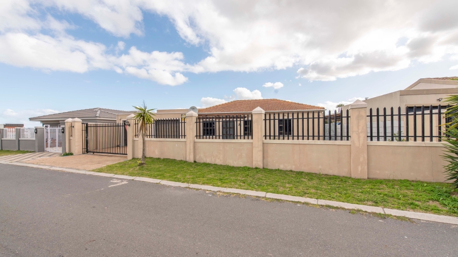 3 Bedroom Property for Sale in Rustdal Western Cape